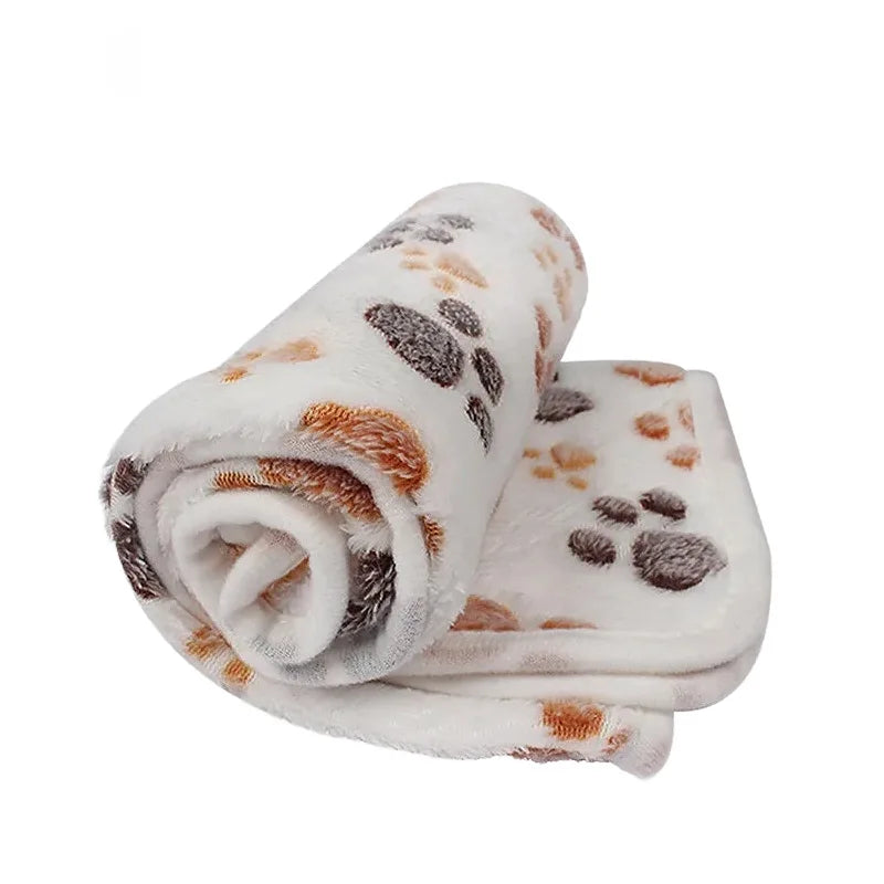 Soft and cozy blanket for dogs and cats
